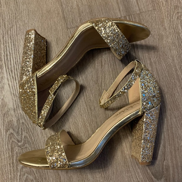Bella Marie Shoes Gold Glitter Block Heel In Size 85 Poshmark